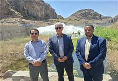 رهاسازی آب از سد